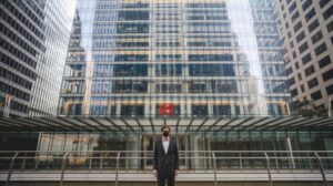 Коммерческая недвижимость — стоит ли сейчас инвестировать в офисы или торговые площади.